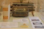 máy đánh chữ 